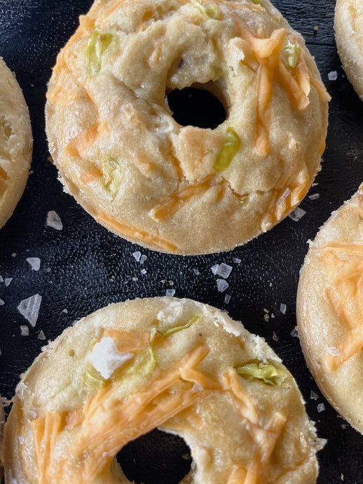 Jalapeño Cheddar Bagels